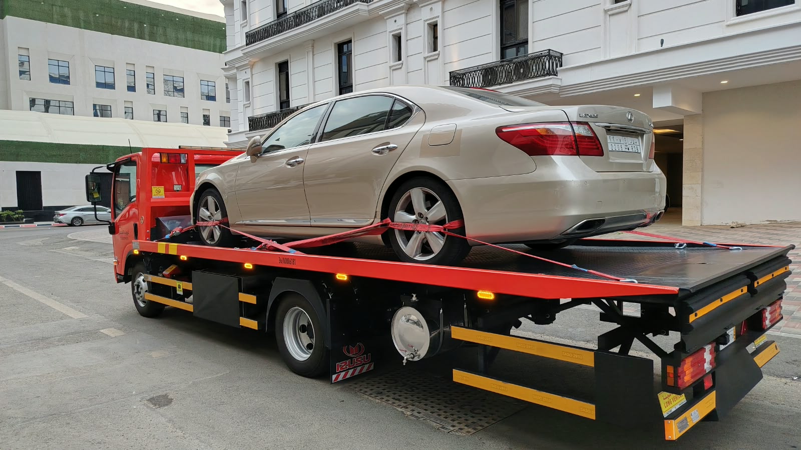 Mercedes-Benz S-Class — city towing, Riyadh
